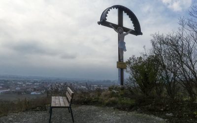 Von Brunn im Felde zum Emmauskreuz